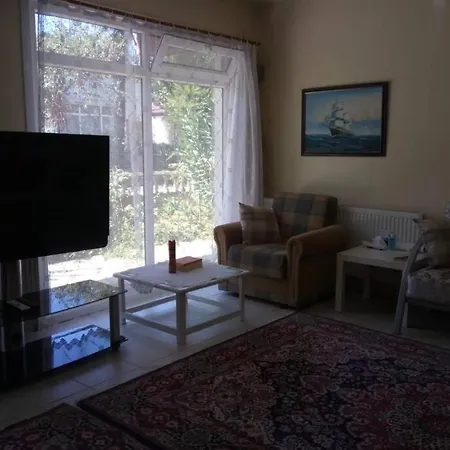 3+1 Guarded Villa, Big Garden, Close To The Beach Silivri