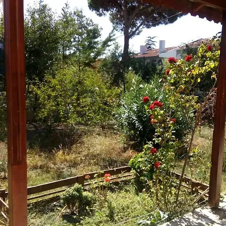 3+1 Guarded Villa, Big Garden, Close To The Beach * Silivri