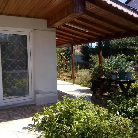 Vila 3+1 Guarded Villa, Big Garden, Close To The Beach *