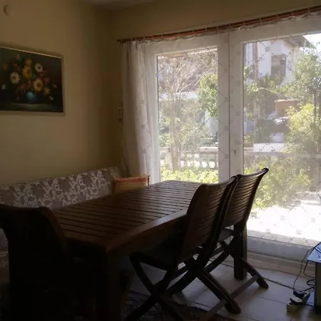 Villa 3+1 Guarded Villa, Big Garden, Close To The Beach *